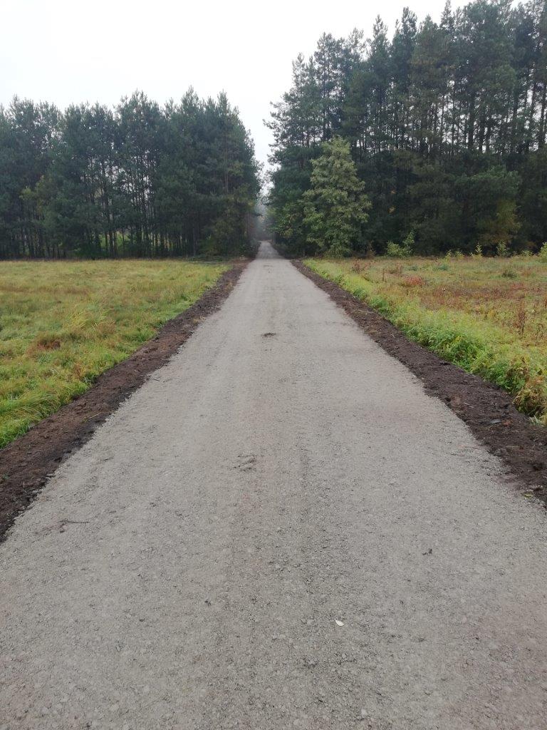 Przebudowa dróg śródpolnych: w Przyłęku, Niwiskach, Leszczach 
